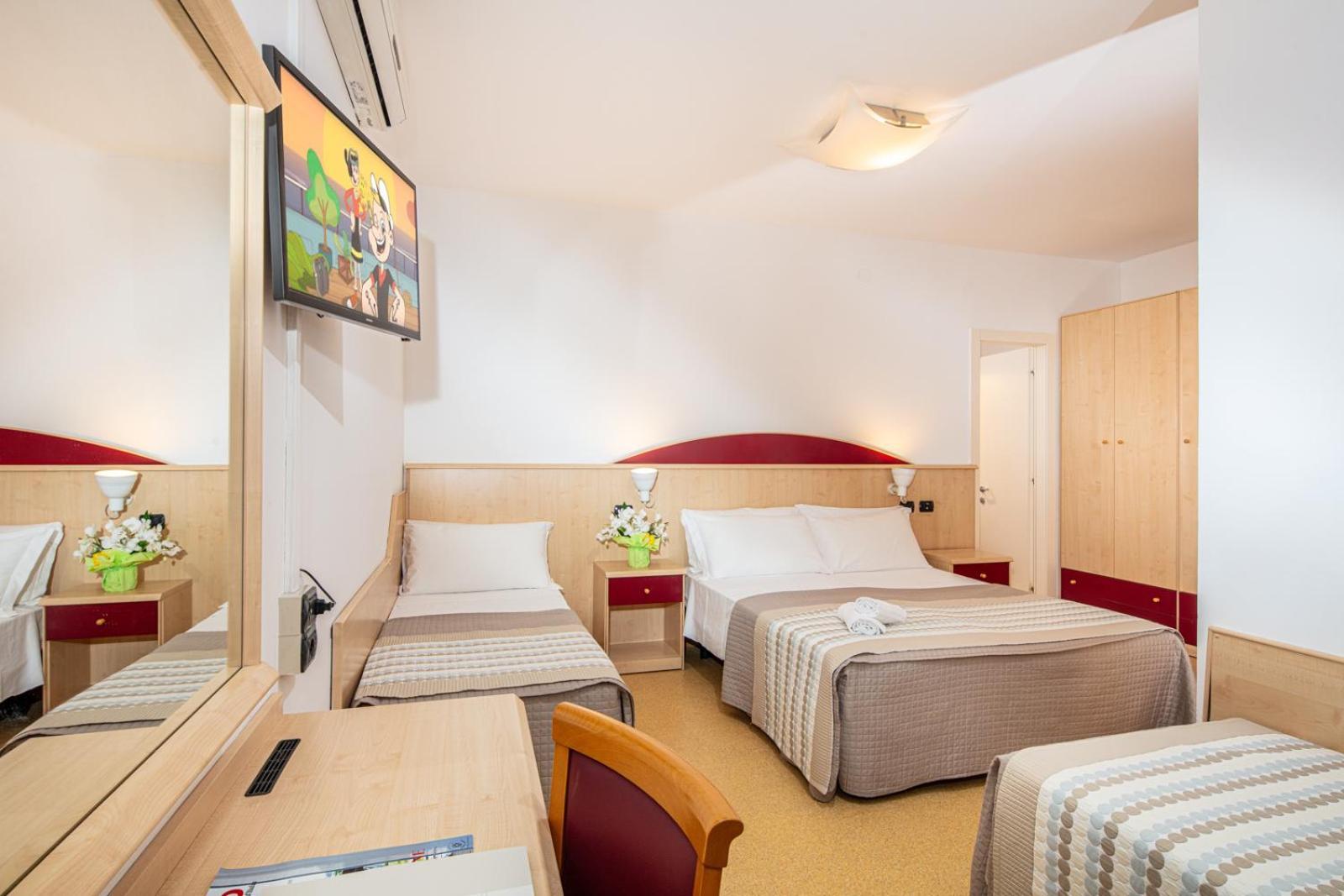 Hotel Regina Lignano Sabbiadoro Room photo